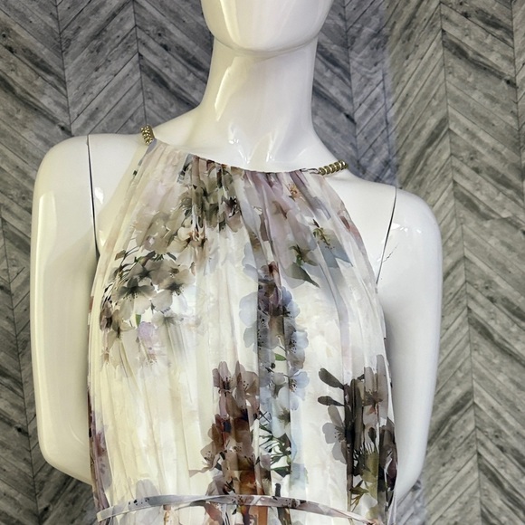 Ted Baker Pettraa Vanilla Pleat Dip Hem Dress In White floral, size 3 - Picture 3 of 12